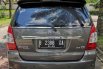 DI Yogyakarta, dijual mobil Toyota Kijang Innova V 2012 4