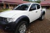 Mobil Mitsubishi Triton 2012 terbaik di Sumatra Barat 5