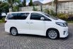 Mobil Toyota Vellfire 2012 ZG dijual, Jawa Timur 8