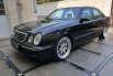 Jual mobil Mercedes-Benz E-Class E 240 2002 bekas, DKI Jakarta 8