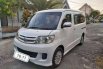 Mobil Daihatsu Luxio 2012 M terbaik di Jawa Barat 3