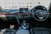 Jual mobil BMW 3 Series 320i Sport AT 2015 bekas di Jawa Timur 3