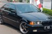 Dijual mobil bekas BMW 3 Series 320i 1995, DKI Jakarta 3