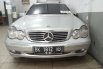 Dijual mobil bekas Mercedes-Benz C-Class C 240 2001, Sumatra Utara 1