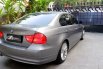 Mobil BMW 3 Series 320i LCI EXECUTIVE E90 2011 terawat di DKI Jakarta 9