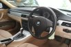 Jual mobil BMW 3 Series 320i E90 2006 harga murah di Jawa Barat  4