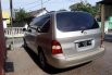 Mobil Kia Carnival 2000 terbaik di Jawa Timur 7