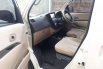Mobil Daihatsu Luxio 2011 X dijual, Jawa Timur 6
