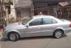 Jual cepat Mercedes-Benz E-Class 260 2004 di Banten 4