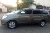 Dijual mobil bekas Toyota Kijang Innova E, Jawa Timur  3