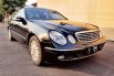 Dijual mobil bekas Mercedes-Benz E-Class 260, Jawa Tengah  3