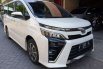 Mobil Toyota Voxy 2018 terbaik di Jawa Timur 1