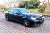 Dijual mobil bekas Mercedes-Benz C-Class C200, Jawa Timur  2