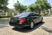 Jual cepat mobil Mercedes-Benz S-Class S350 2010 di Jawa Timur 7