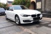 Dijual cepat BMW 3 Series 320i 2014 murah di DKI Jakarta 2