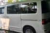 Mobil Daihatsu Luxio 2011 X terbaik di Jawa Timur 1