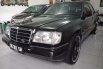 Mobil Mercedes-Benz E-Class 1994 E 320 dijual, Bali 4