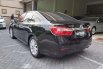 Mobil Toyota Camry 2013 V terbaik di Jawa Timur 15