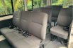 Jual mobil Toyota Hiace High Grade Commuter Plus 2.5 Diesel Manual Micro Minibus 2012 terawat di Kalimantan Selatan 9