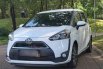 Jual mobil  Toyota Sienta 1.5 V 2017 terawat di Banten 7