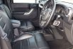 Mobil Jeep Wrangler 2012 Sahara Unlimited dijual, DKI Jakarta 8