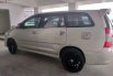 Dijual mobil bekas Toyota Kijang Innova V Luxury, Jawa Timur  10