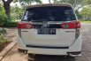 Jual mobil Toyota Innova Venturer Diesel 2.4 2017 terbaik di Banten 4