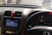 Mobil Honda CR-V 2008 2.4 terbaik di Bali 6