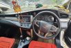 Jual mobil bekas murah Toyota Kijang Innova 2.0 G 2017 di Jawa Timur 4