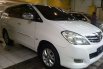 Mobil Toyota Kijang Innova 2010 2.0 G dijual, Jawa Timur 4