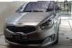 Mobil Kia Carens 2013 LX terbaik di Jawa Timur 1