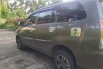 Mobil Toyota Kijang Innova 2011 E 2.0 terbaik di DKI Jakarta 6