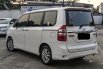 Dijual Mobil Toyota NAV1 Luxury V 2015 di DKI Jakarta 4