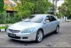 Mobil Honda Accord 2004 VTi-L terbaik di Jawa Timur 5