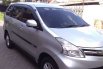 Mobil Daihatsu Xenia 2014 R STD terbaik di Jawa Timur 1