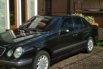 Mobil Mercedes-Benz E-Class 2000 260 dijual, Jawa Barat 1