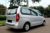 Dijual cepat Hyundai H-1 XG 2010 Silver, DKI Jakarta 7