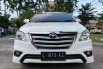 Jual mobil Toyota Kijang Innova V Luxury 2015 bekas, Jawa Timur 11