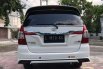 Jual mobil Toyota Kijang Innova V Luxury 2015 bekas, Jawa Timur 6