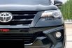 Sumatra Selatan, Toyota Fortuner VRZ 2017 kondisi terawat 8