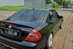 Mobil Mercedes-Benz E-Class 2005 260 dijual, Jawa Timur 2