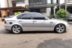 Dijual Mobil Bekas BMW 3 Series 325i 2001 di DKI Jakarta 5