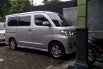 Jual cepat Daihatsu Luxio X 2011 di Jawa Tengah 3