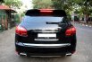 Dijual cepat mobil Porsche Cayenne 3.6 AT 2012 Hitam, DKI Jakarta 7