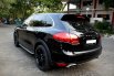 Dijual cepat mobil Porsche Cayenne 3.6 AT 2012 Hitam, DKI Jakarta 6