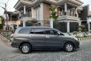 Dijual Mobil Toyota Kijang Innova 2.5 AT V Diesel 2010 di Jawa Timur 5