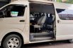 Dijual mobil Toyota Hiace High Grade Commuter 2014 di Bogor  3