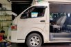 Dijual mobil Toyota Hiace High Grade Commuter 2014 di Bogor  4