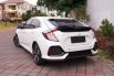 Jual mobil bekas Honda Civic 1.5 AT Hatchback 2018 di Jawa Timur 3