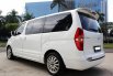 Dijual Mobil Bekas Hyundai H-1 Royale Bensin 2014 Putih di DKI Jakarta 7